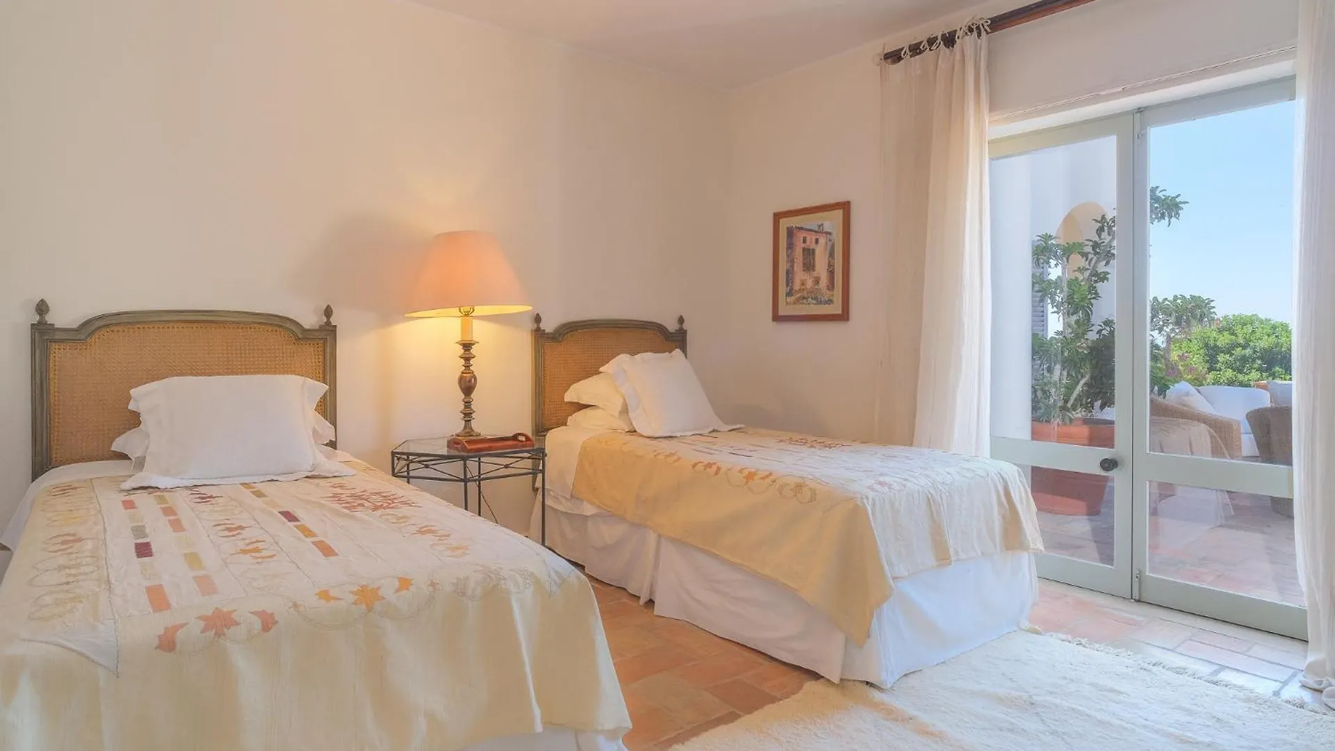 Villa Casa Das Flores Lagos
