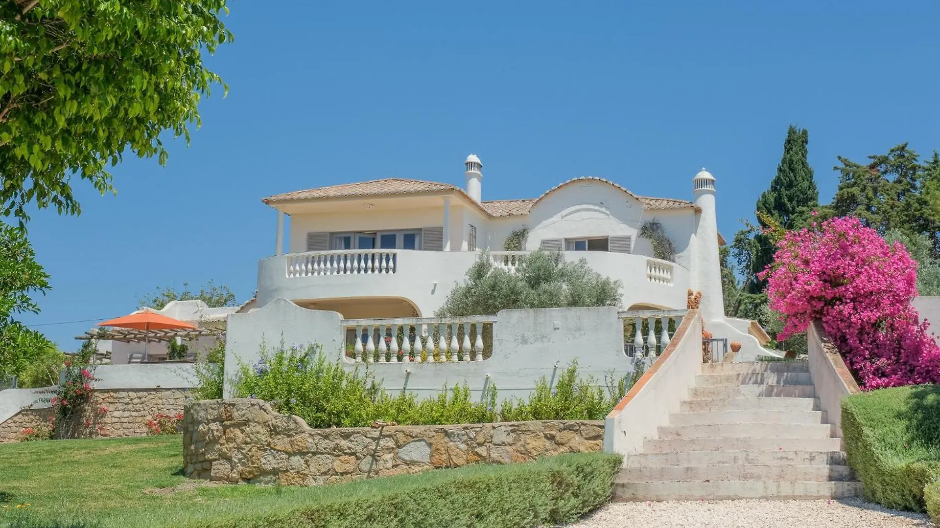 Casa Das Flores Lagos