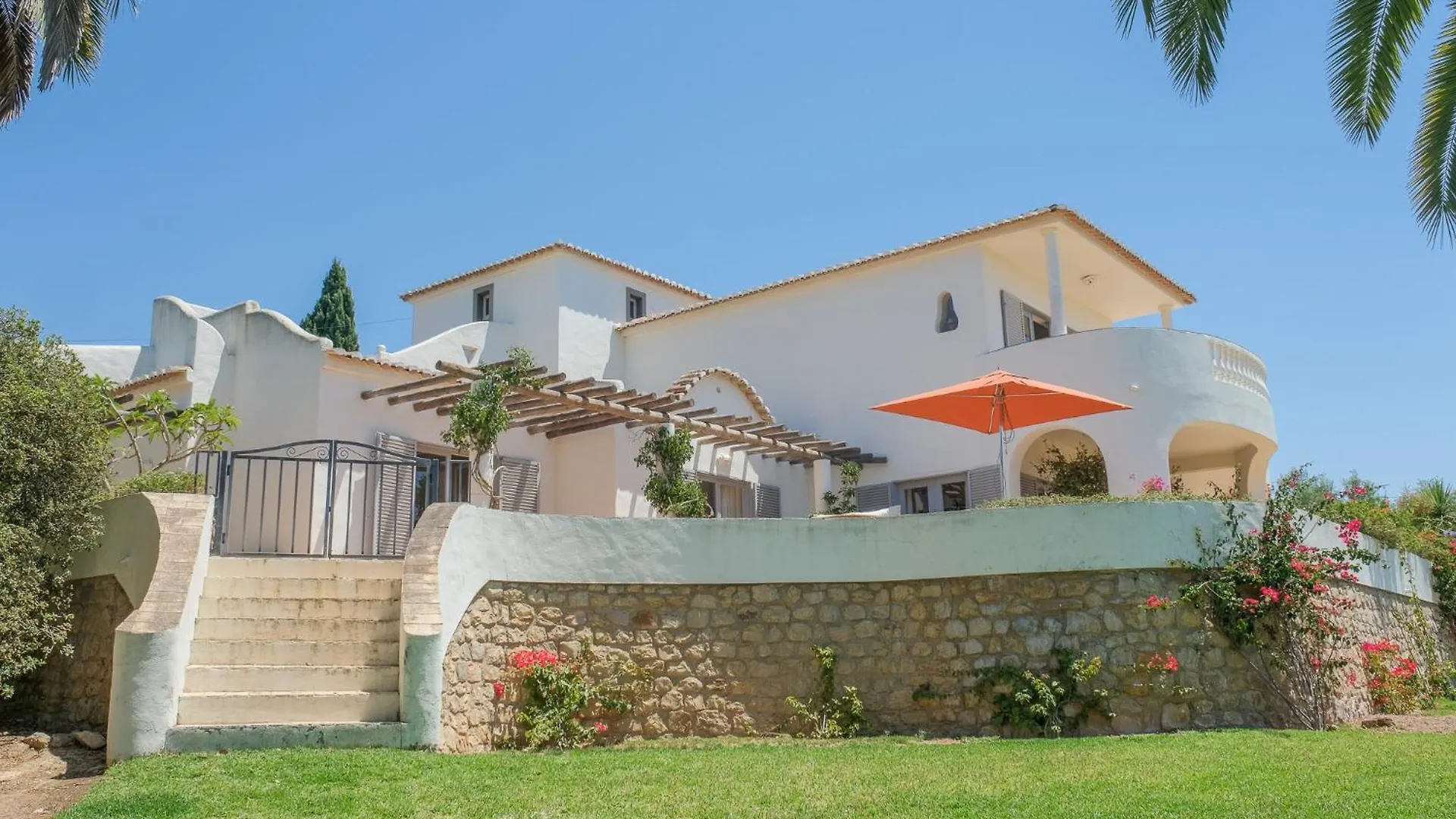 Casa Das Flores Lagos